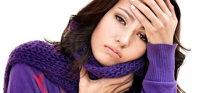 Πονόλαιμος: Πότε να επιλέγετε ζεστά και πότε κρύα ροφήματα